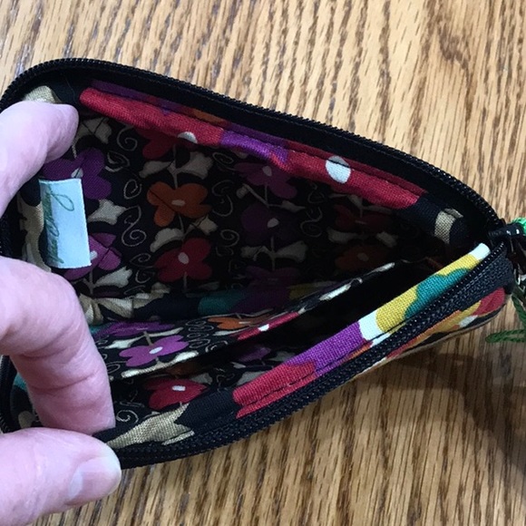 Vera Bradley Tech Case in Suzani - BNWT - Retired - Picture 3 of 5
